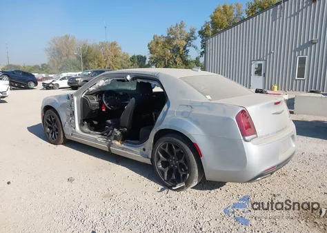 2019 Chrysler 300 Touring z USA, uszkodzony, nr VIN 2C3CCAAG7KH683081